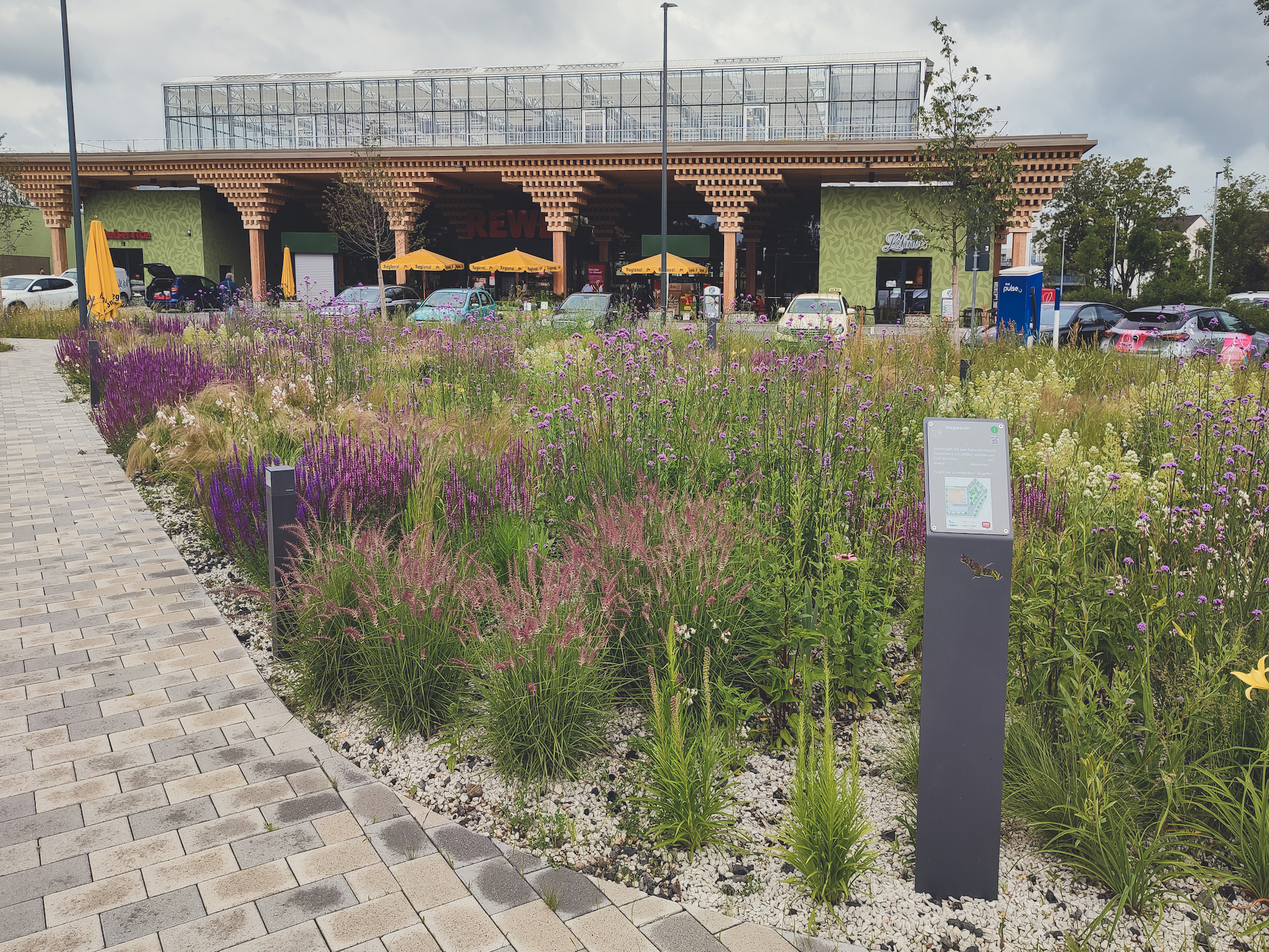 REWE Green Building - GTL Landschaftsarchitektur Triebswetter, Mauer, Bruns  Partner mbB